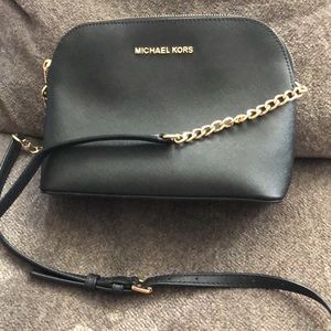 ♦️SOLD♦️Michael Kors Crossbody